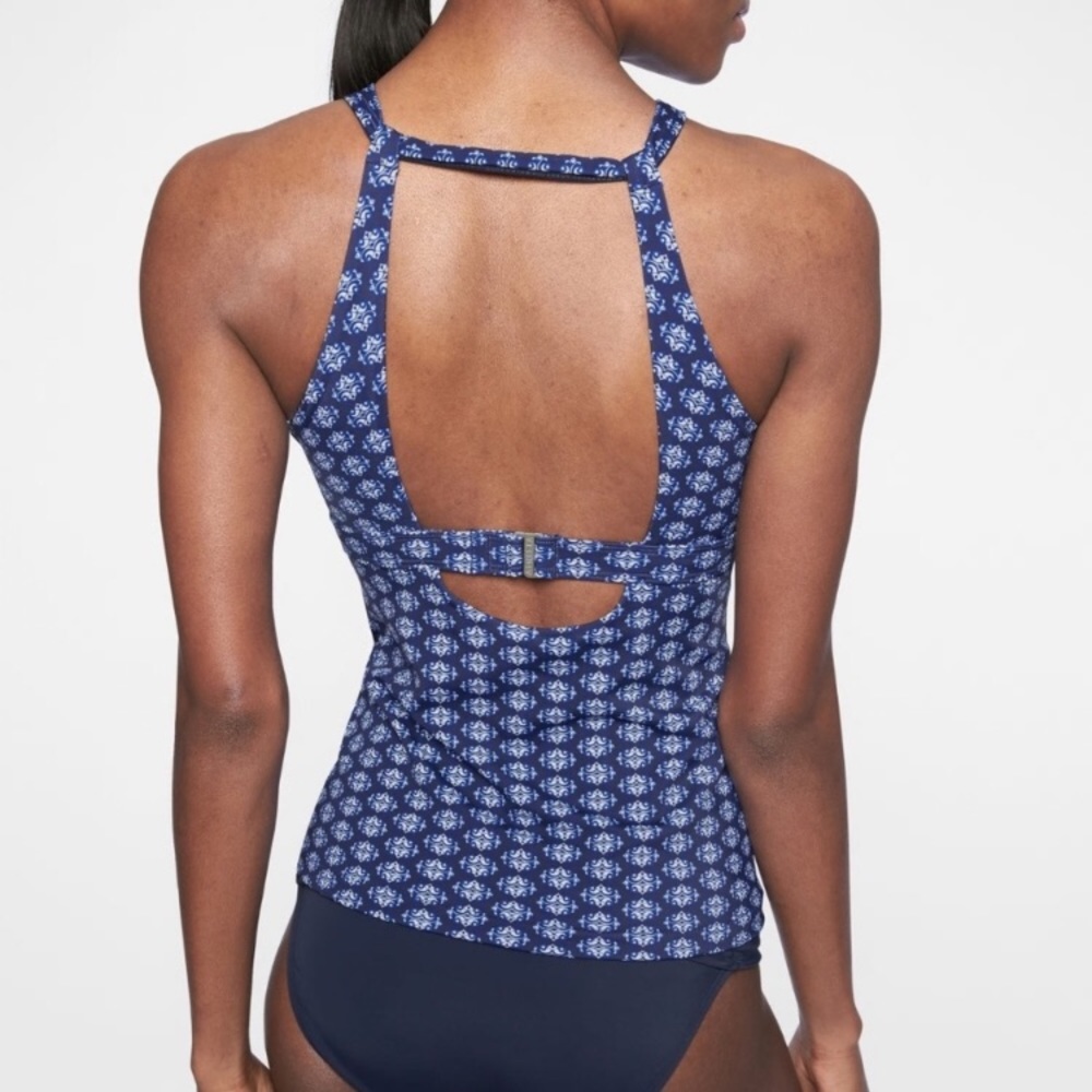 Athleta Tangier tankini top NWT.